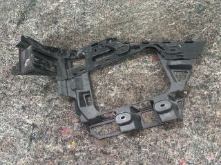 bontott VW TOUAREG Bal hátsó Oldal Lökhárító Tartó (Műanyag)