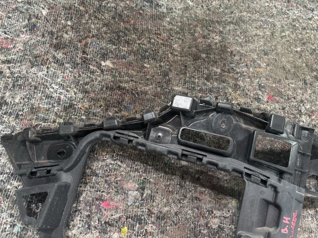 bontott VW TOUAREG Bal hátsó Oldal Lökhárító Tartó (Műanyag)