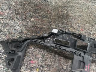 bontott VW TOUAREG Bal hátsó Oldal Lökhárító Tartó (Műanyag)