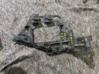 bontott VW TOUAREG Bal hátsó Oldal Lökhárító Tartó (Műanyag)