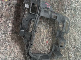 bontott VW TOUAREG Bal hátsó Oldal Lökhárító Tartó (Műanyag)