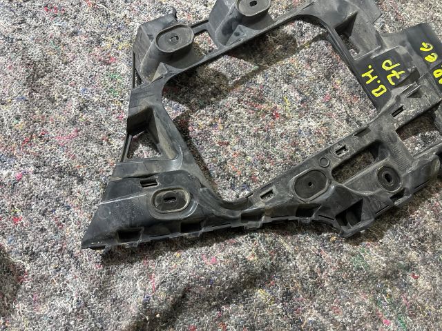 bontott VW TOUAREG Bal hátsó Oldal Lökhárító Tartó (Műanyag)