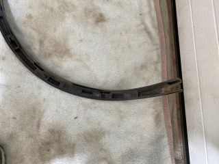 bontott VW TOUAREG Bal hátsó Sárvédő Díszléc