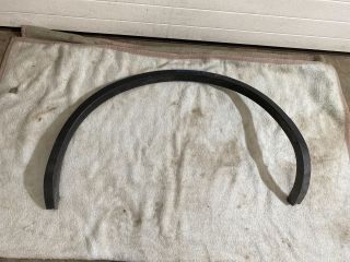 bontott VW TOUAREG Bal hátsó Sárvédő Díszléc