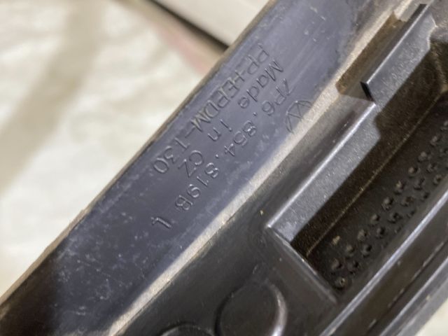 bontott VW TOUAREG Bal hátsó Sárvédő Díszléc