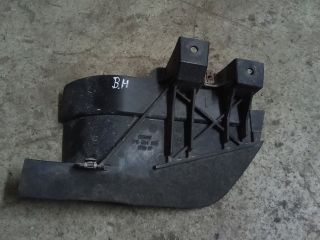 bontott VW TOUAREG Bal hátsó Sárvédő Gumi