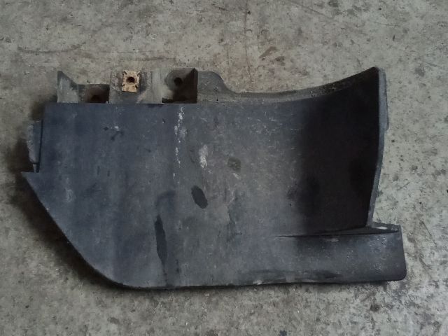 bontott VW TOUAREG Bal hátsó Sárvédő Gumi