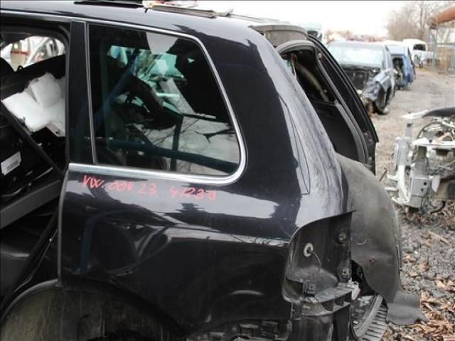 bontott VW TOUAREG Bal hátsó Sárvédő