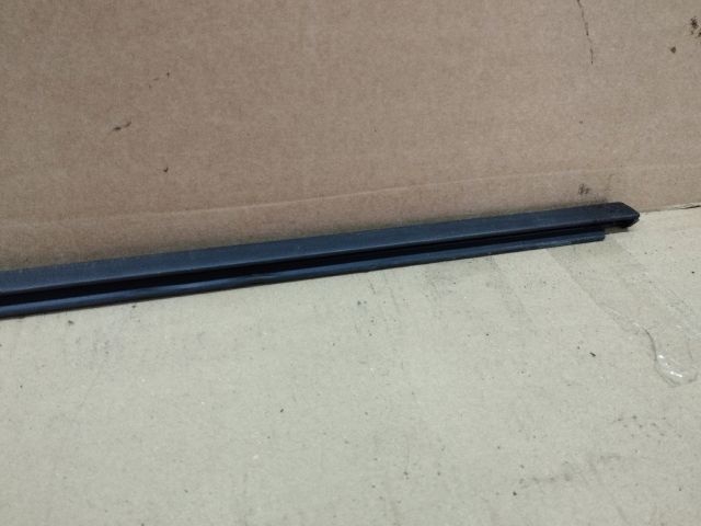 bontott VW TOUAREG Bal hátsó Vízlehúzó Gumicsík