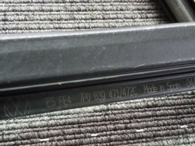 bontott VW TOUAREG Bal hátsó Vízlehúzó Gumicsík