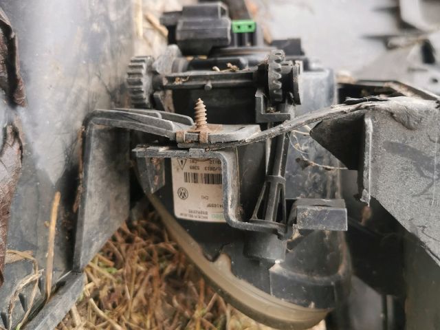 bontott VW TOUAREG Bal Ködfényszóró