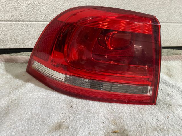 bontott VW TOUAREG Bal Külső Hátsó Lámpa