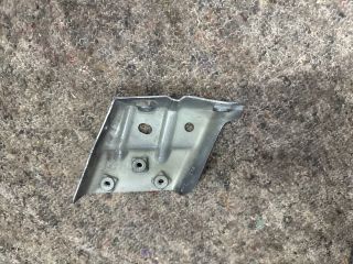 bontott VW TOUAREG Bal Sárvédő Oldaltartó