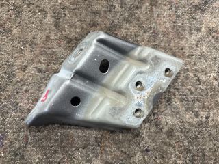 bontott VW TOUAREG Bal Sárvédő Oldaltartó