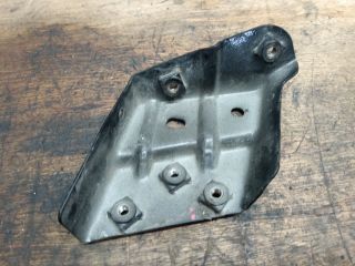 bontott VW TOUAREG Bal Sárvédő Oldaltartó