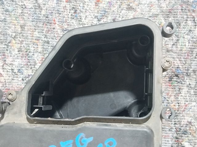 bontott VW TOUAREG Biztosítéktábla Doboz