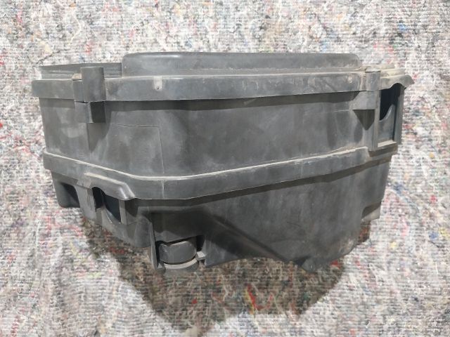 bontott VW TOUAREG Biztosítéktábla Doboz