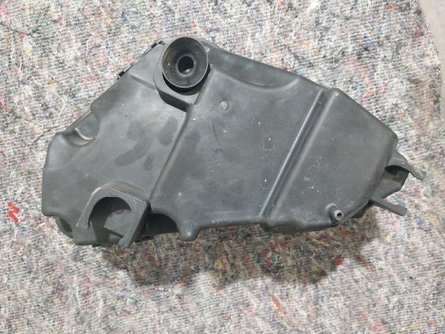 bontott VW TOUAREG Biztosítéktábla Doboz