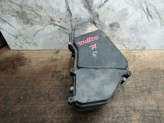 bontott VW TOUAREG Biztosítéktábla Doboz