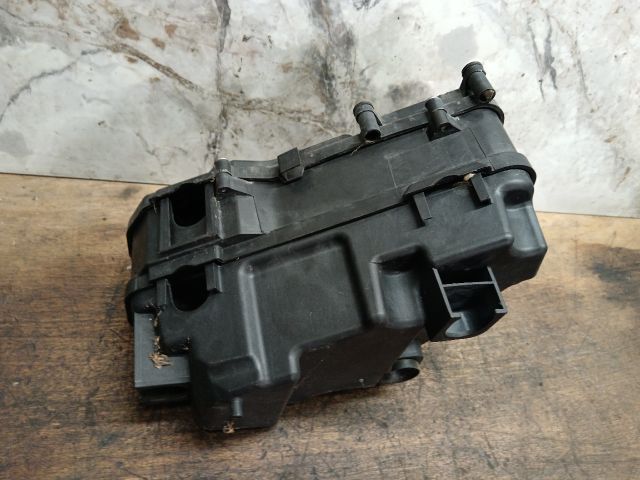 bontott VW TOUAREG Biztosítéktábla Doboz