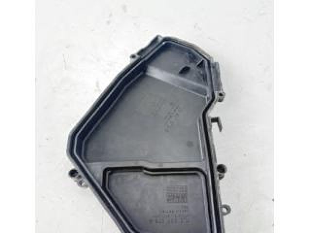 bontott VW TOUAREG Biztosítéktábla Fedél