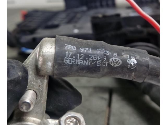 bontott VW TOUAREG Biztosítéktábla Utastér