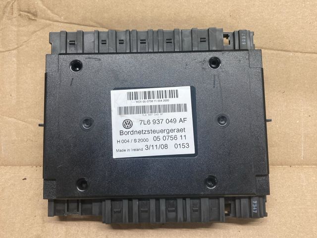 bontott VW TOUAREG Biztosítéktábla Utastér