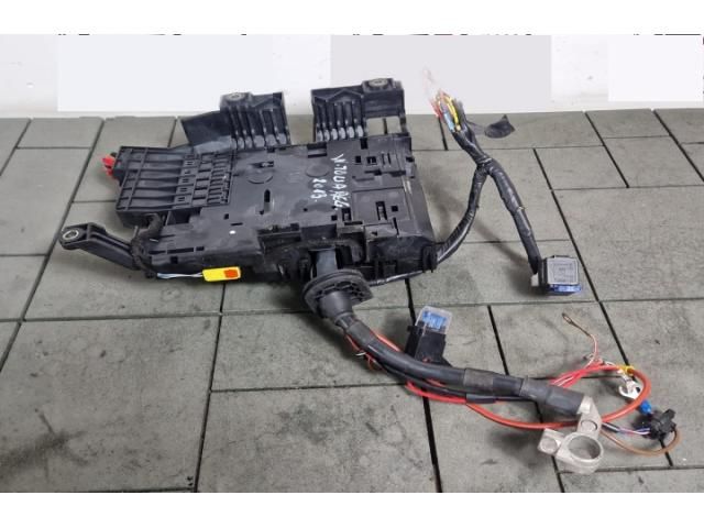 bontott VW TOUAREG Biztosítéktábla Utastér