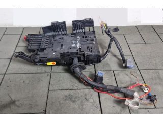 bontott VW TOUAREG Biztosítéktábla Utastér