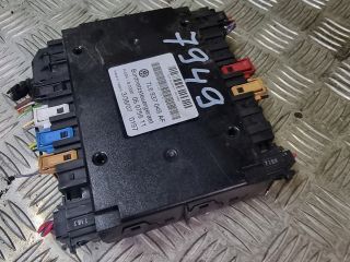 bontott VW TOUAREG Biztosítéktábla Utastér