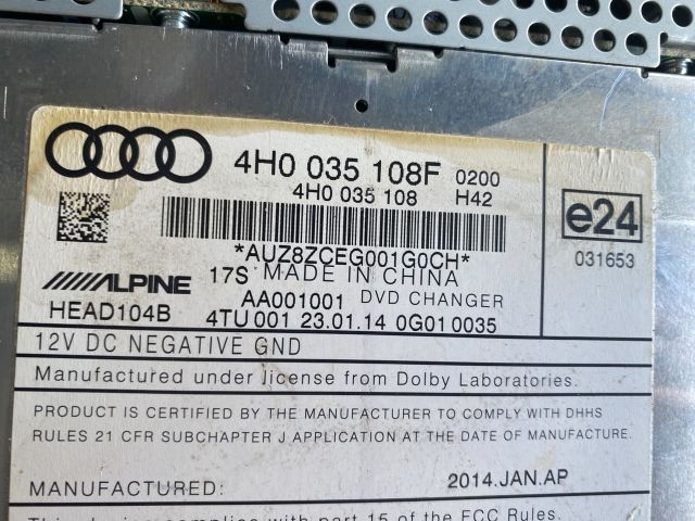 bontott VW TOUAREG CD / DVD Tár