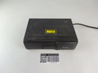 bontott VW TOUAREG CD / DVD Tár