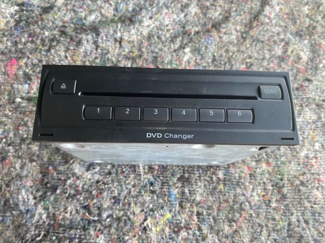 bontott VW TOUAREG CD / DVD Tár