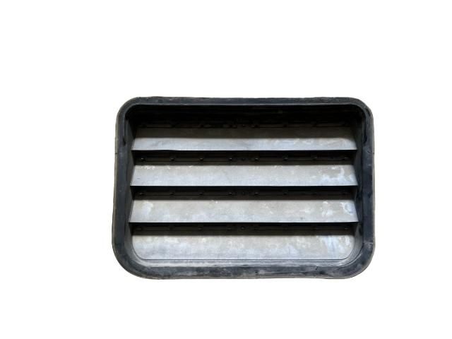 bontott VW TOUAREG Csomagtér Szellőző Bal