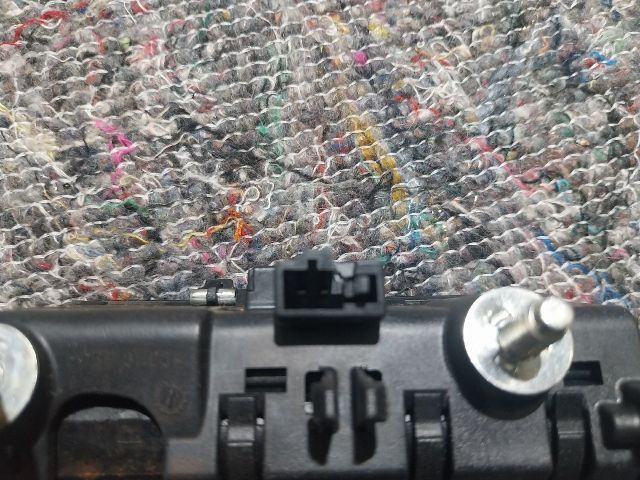 bontott VW TOUAREG Csomagtérajtó Kilincs