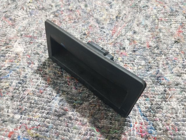 bontott VW TOUAREG Csomagtérajtó Kilincs