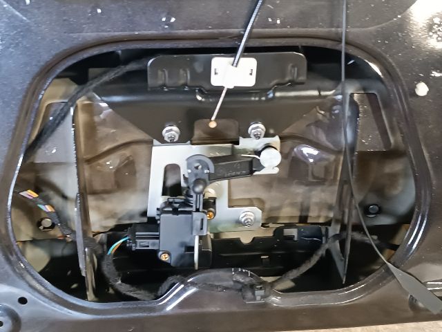 bontott VW TOUAREG Csomagtérajtó (Részeivel)