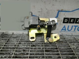 bontott VW TOUAREG Csomagtérajtó Zárszerkezet