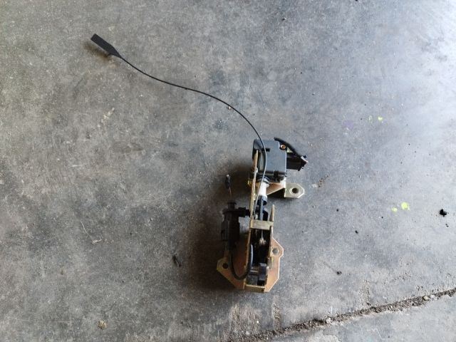 bontott VW TOUAREG Csomagtérajtó Zárszerkezet