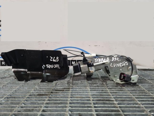 bontott VW TOUAREG Csomagtérajtó Zárszerkezet