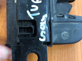 bontott VW TOUAREG Csomagtérajtó Zárszerkezet