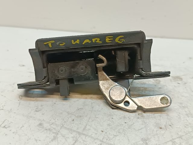 bontott VW TOUAREG Csomagtérajtó Zárszerkezet