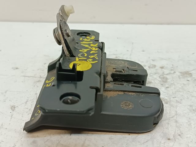 bontott VW TOUAREG Csomagtérajtó Zárszerkezet