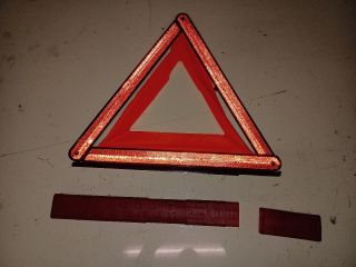 bontott VW TOUAREG Elakadásjelző Háromszög