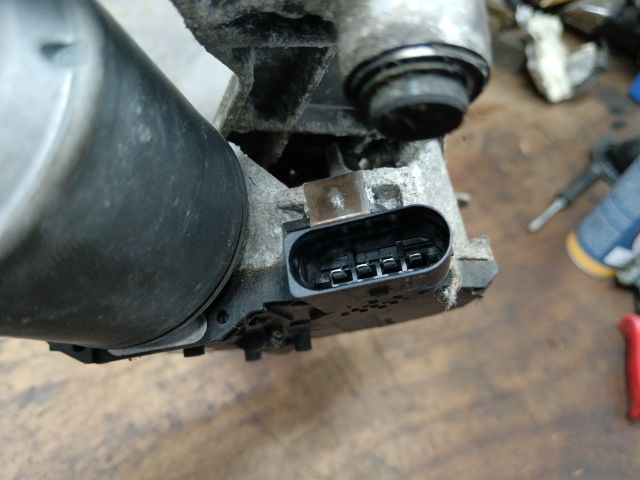 bontott VW TOUAREG Első Ablaktörlő Szerkezet Motorral