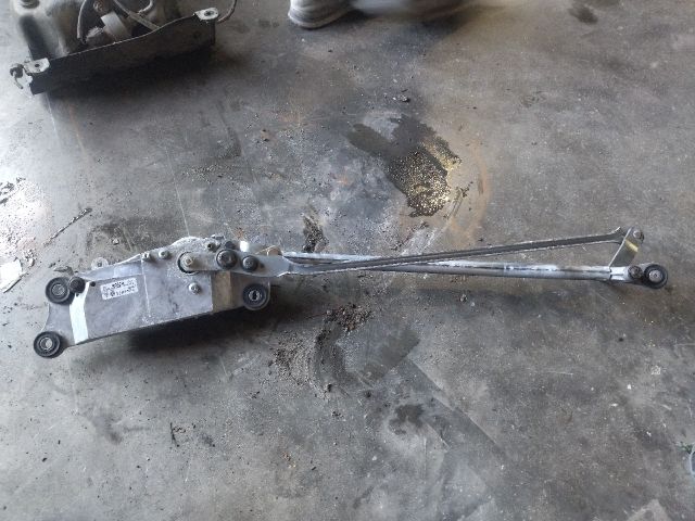 bontott VW TOUAREG Első Ablaktörlő Szerkezet Motorral