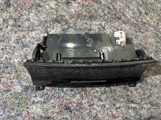 bontott VW TOUAREG Első Hamutartó