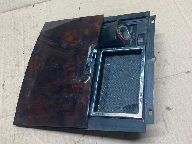 bontott VW TOUAREG Első Hamutartó