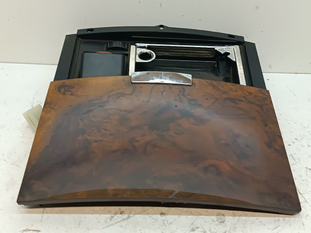 bontott VW TOUAREG Első Hamutartó