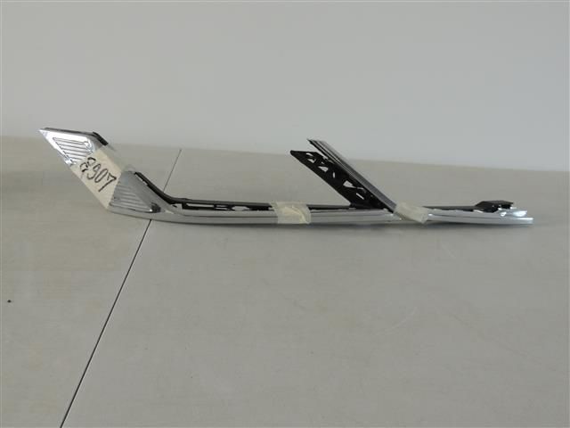 bontott VW TOUAREG Első Lökhárító Díszléc